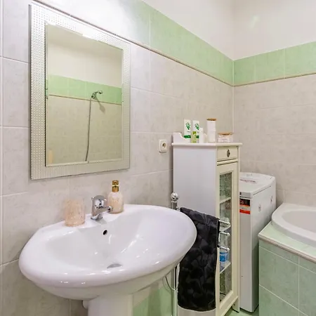 Unique Historic Palace Апартаменты *