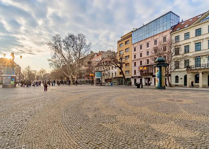 Unique Historic Palace Apartament Bratislava