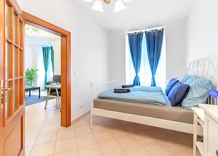 Unique Historic Palace Apartament Bratislava